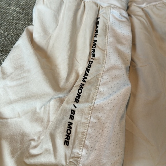 Alphalete Active Shorts white high visibility - Picture 8 of 11